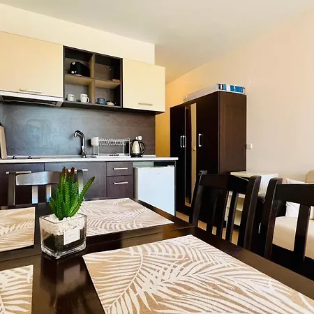 Apartament Bratanov Sunset 3 *